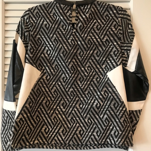 Print Tweed Top w/ faux leather details - Picture 2 of 2